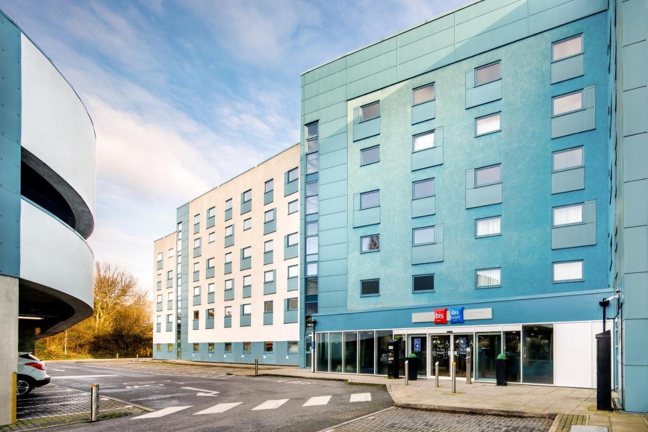 Ibis London Heathrow Terminal 5 Hotel Hillingdon Exterior photo